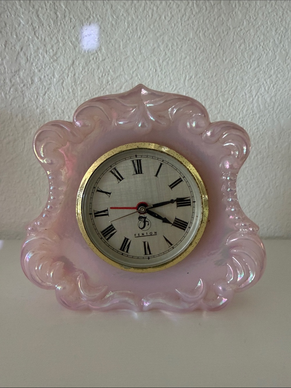 Fenton Pink Decorative Mantel Clock/Clock does not work